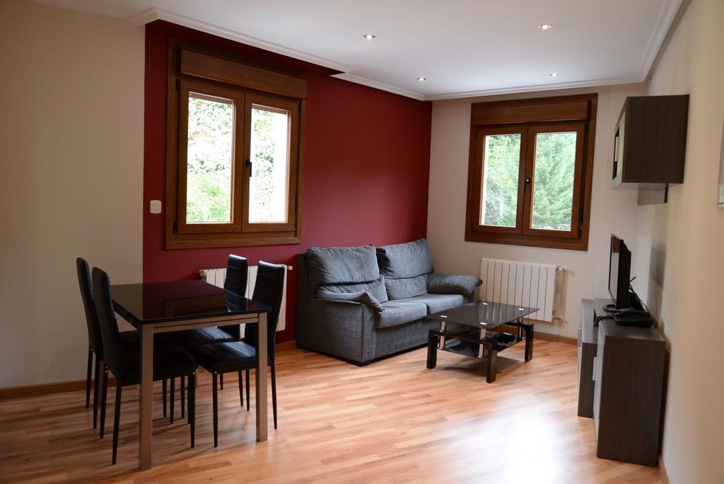Apartamentos El Rincon De Limes Cangas De Narcea Δωμάτιο φωτογραφία